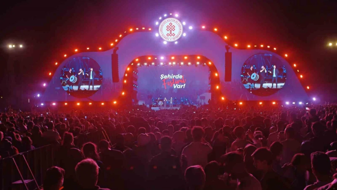 Alişan Erzurum'da coşturdu