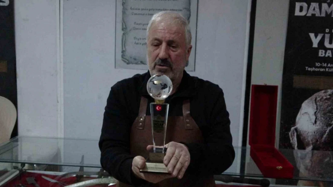 Malatyalı demirci ustasına 'Yaşayan İnsan Hazineleri Ödülü'