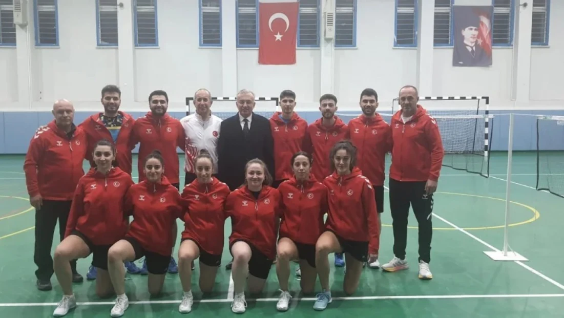 Türkiye Badminton Milli Takımı Avrupa Şampiyonası hazırlıklarını EBYÜ'de sürdürüyor