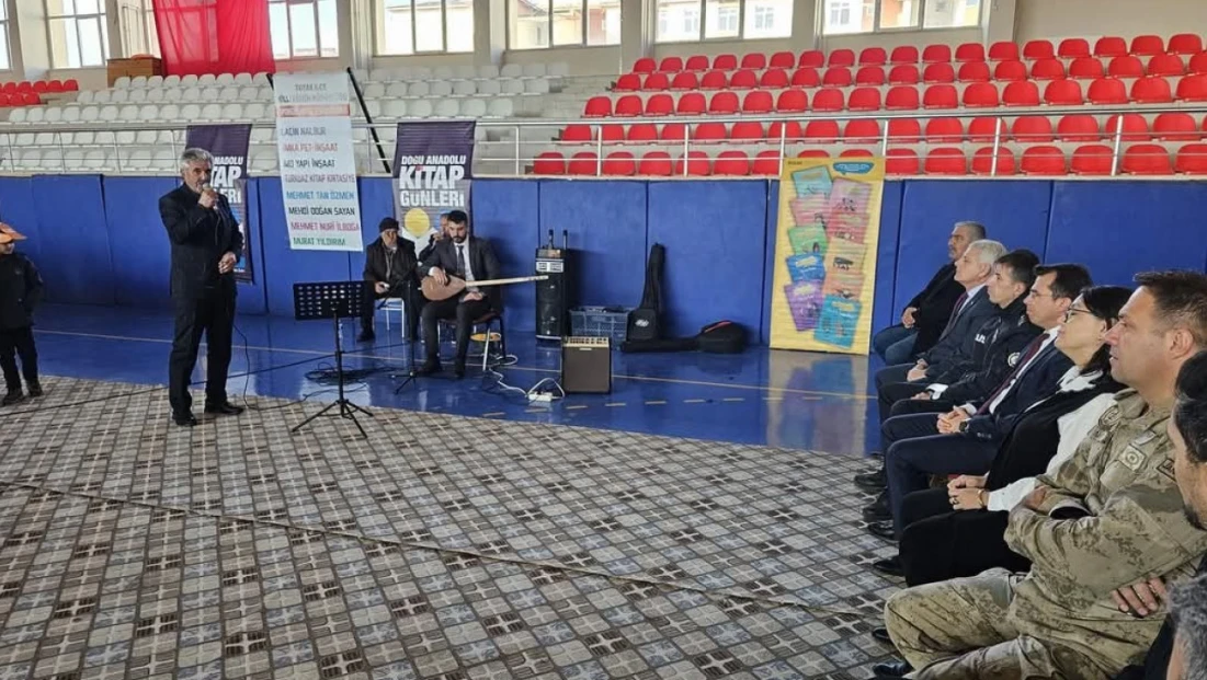 Tutak'ta Kitap fuarı açıldı