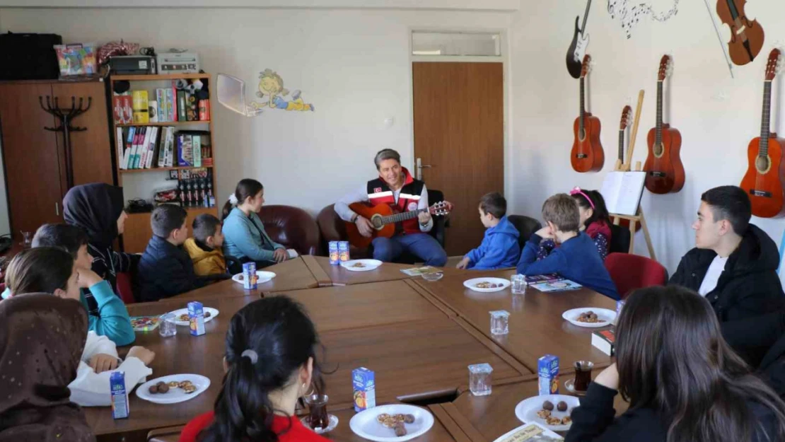 'Dünya Çocuk Kitapları Haftası' kapsamında kitap okuma etkinliği düzenlendi