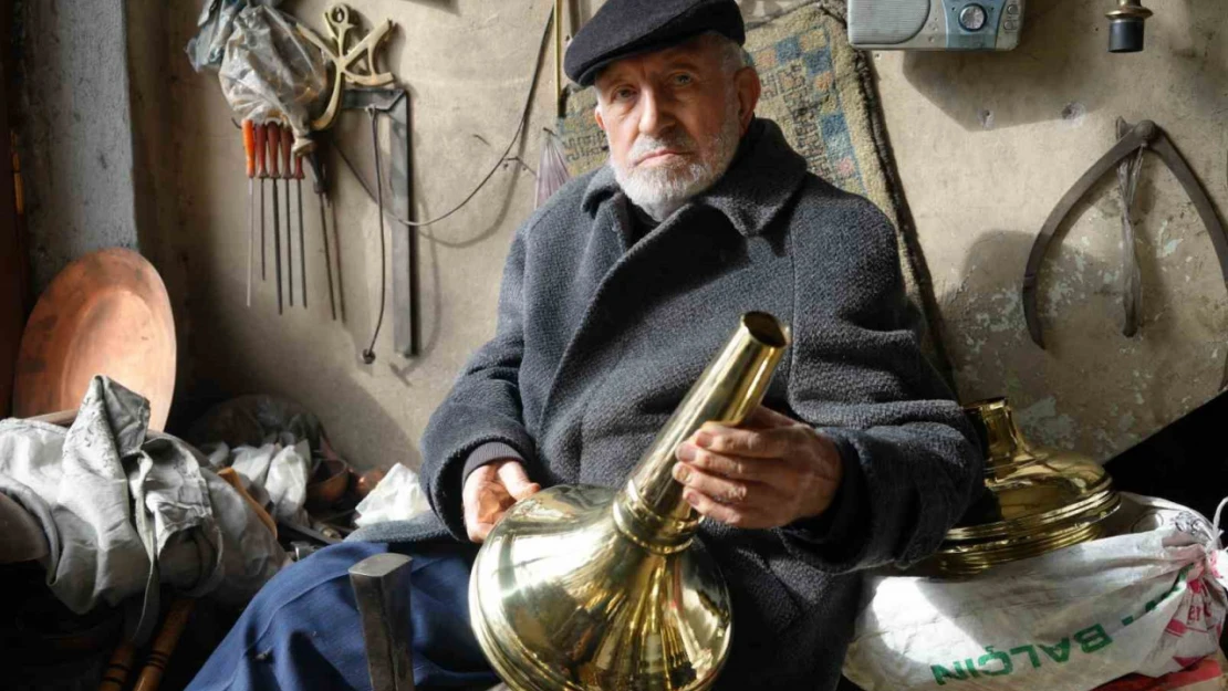 77 yıldır Türkiye'nin minberi ve minarelerini süslüyor