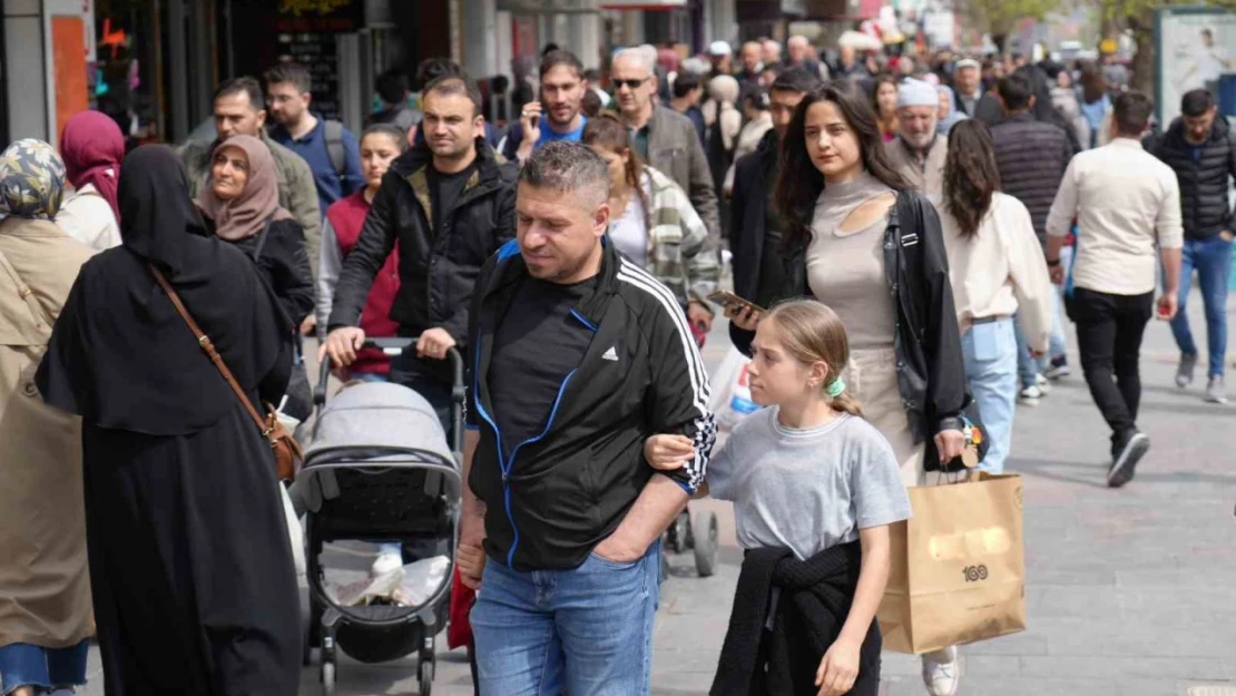 9 günlük bayram tatilini fırsat bilen Erzincanlılar memleketlerine akın etti