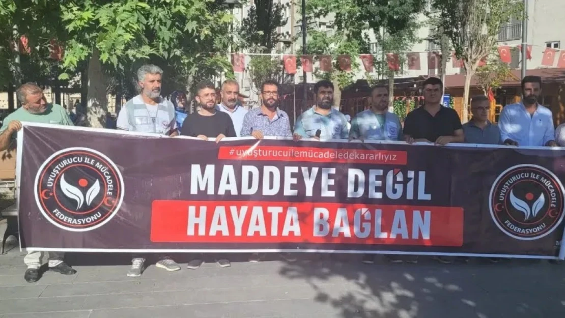 Adıyaman'da 'Maddeye değil hayata bağlan' açıklaması