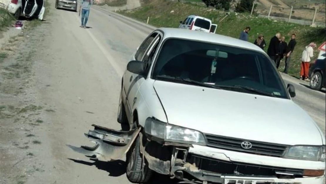 Adıyaman'da 3 araç çarpıştı: 3 yaralı