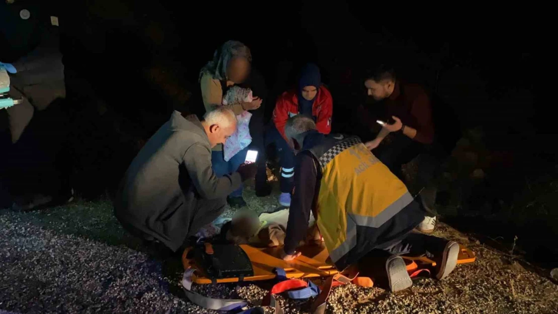 Adıyaman'da otomobil şarampole devrildi: 5 yaralı