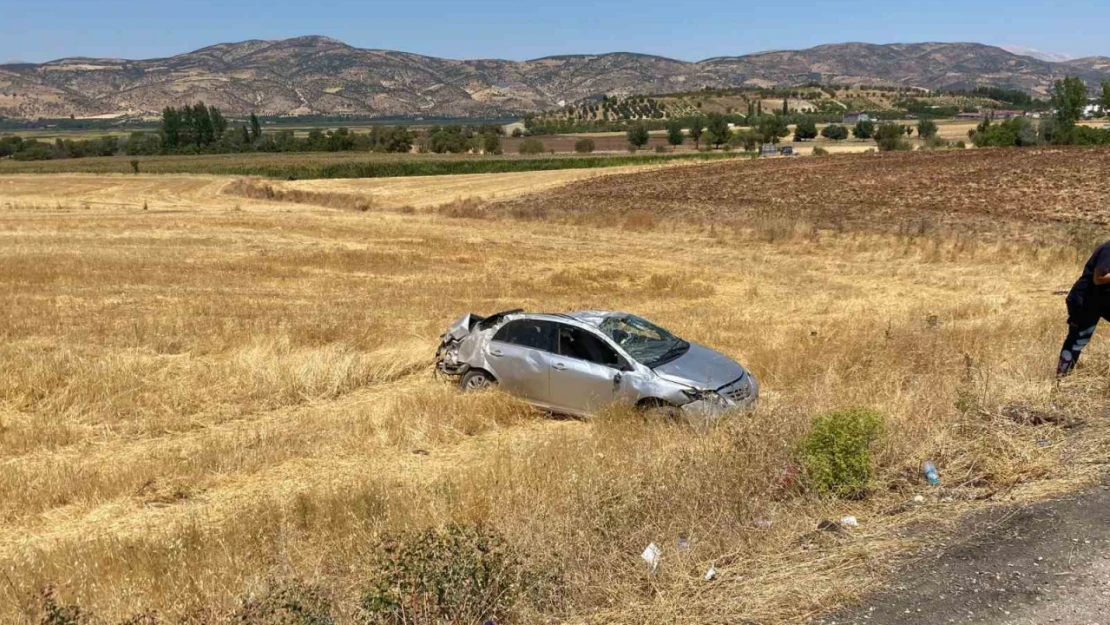 Adıyaman'da otomobil takla attı: 1'i ağır 2 yaralı