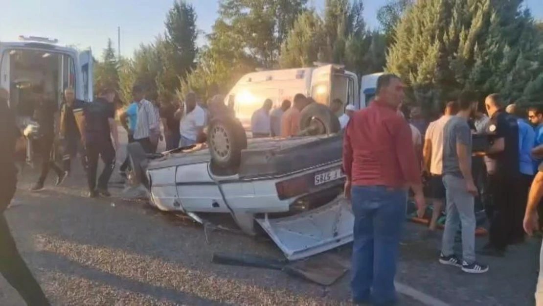 Adıyaman'da otomobil takla attı: 2 yaralı