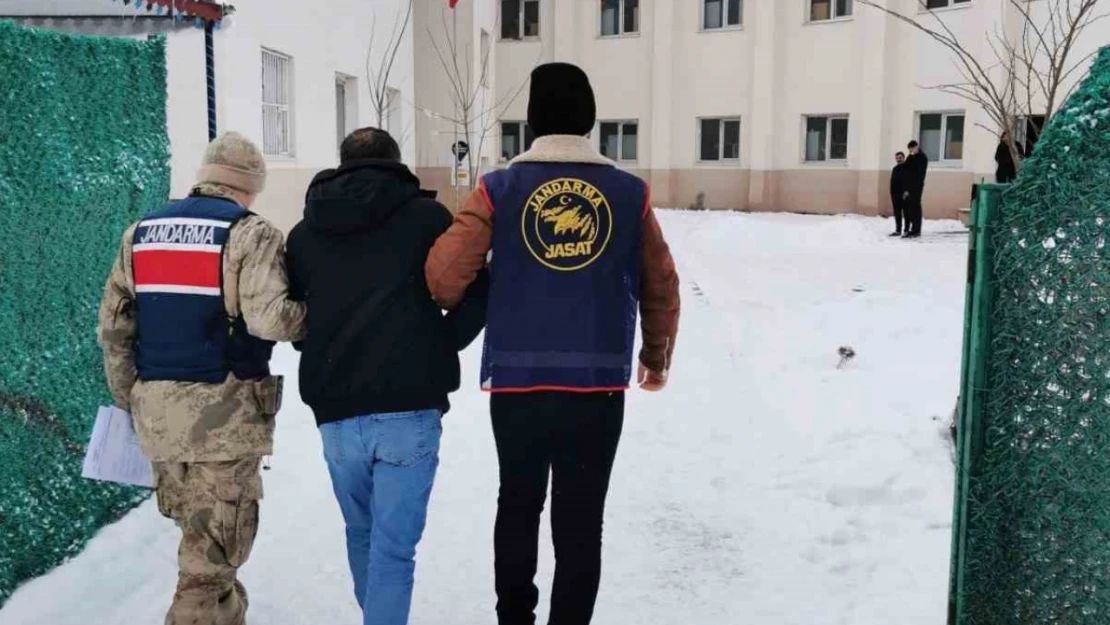 Ağrı'da 10 yıl hapis cezası bulunan firari yakalandı