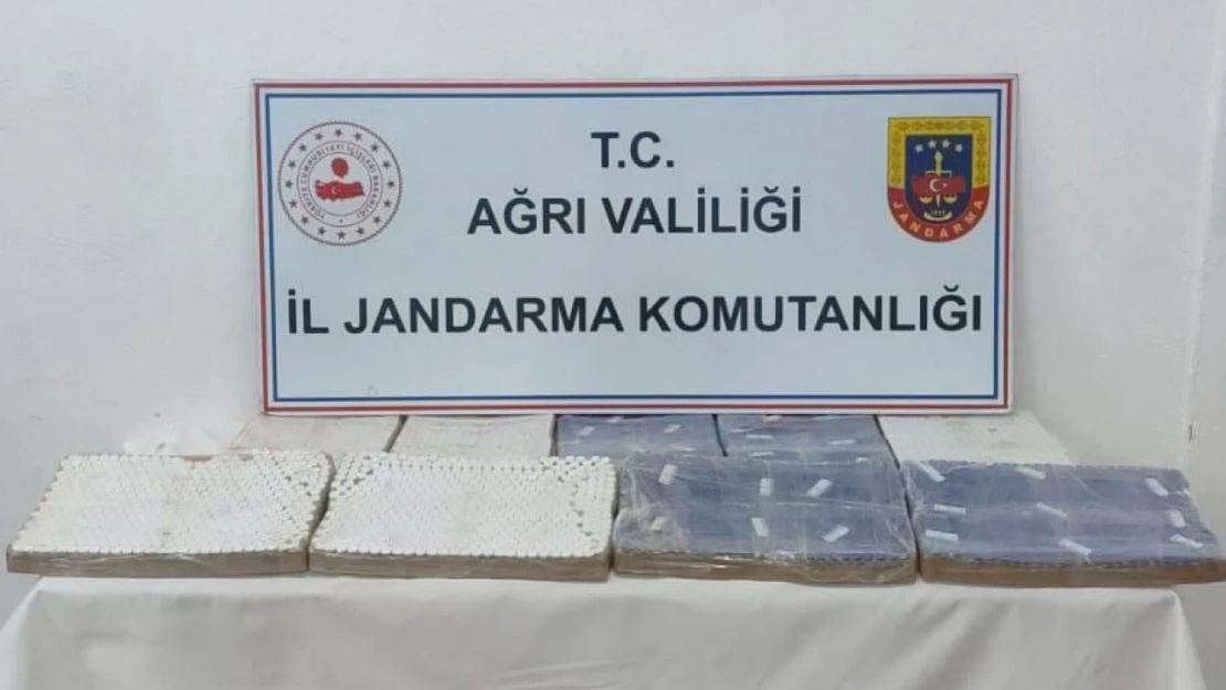 Ağrı'da 14.75 milyon TL'lik kaçak botoks ve vücut geliştirme ilacı ele geçirildi