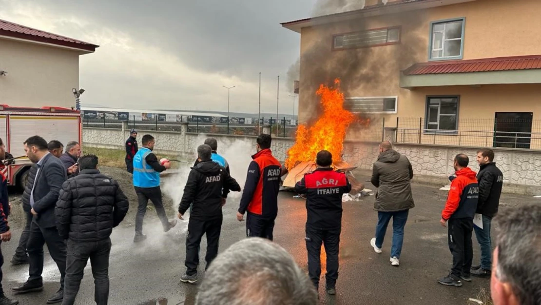 Ağrı'da AFAD liderliğinde deprem tahliye ve yangın tatbikatları başarıyla gerçekleştirildi