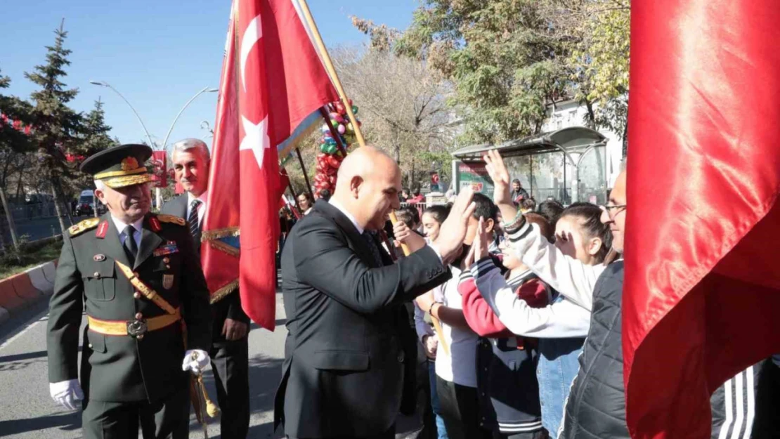 Ağrı'da Cumhuriyet Bayramı törenle kutlandı