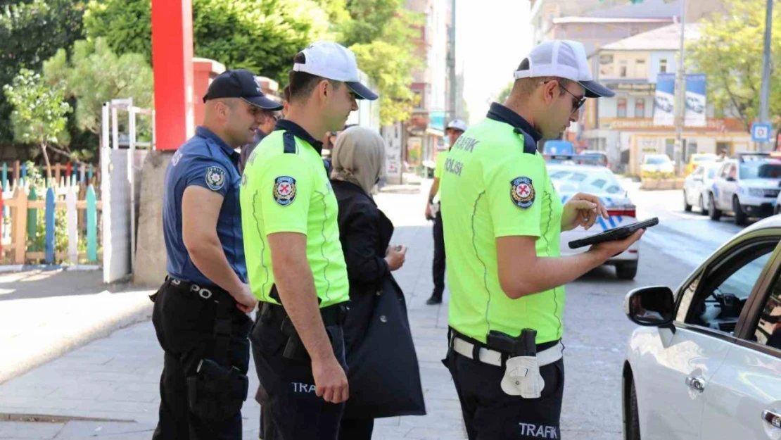 Ağrı'da okul servisleri ve güzergahları ilk gün denetlendi