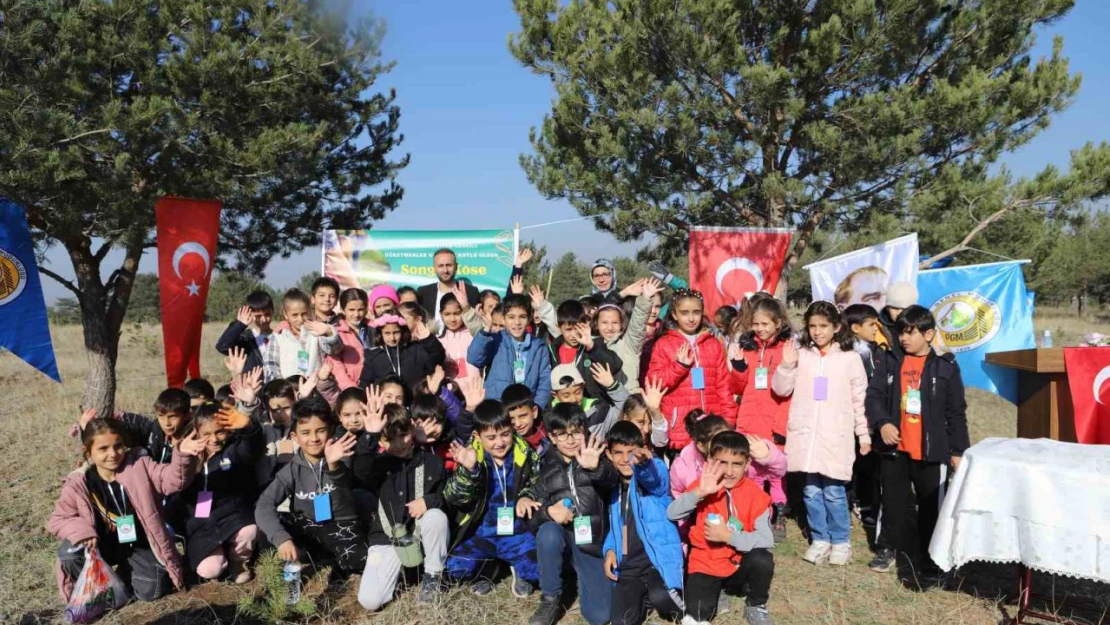 Ağrı'da velilerden öğretmenlere anlamlı Öğretmenler Günü hediyesi