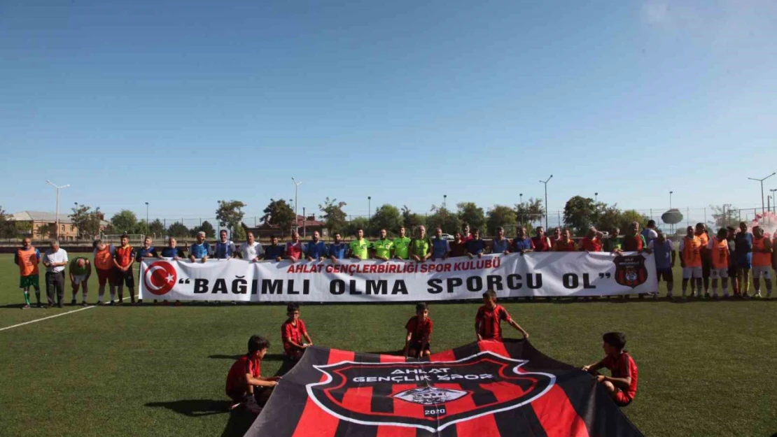 Ahlat'ta 'Geleneksel 4. Şöhretler Turnuvası' başladı