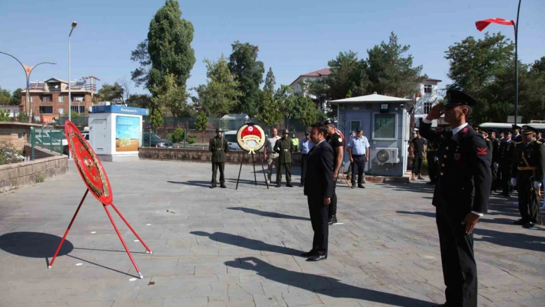 Ahlat'ta 30 Ağustos Zafer Bayramı törenle kutlandı