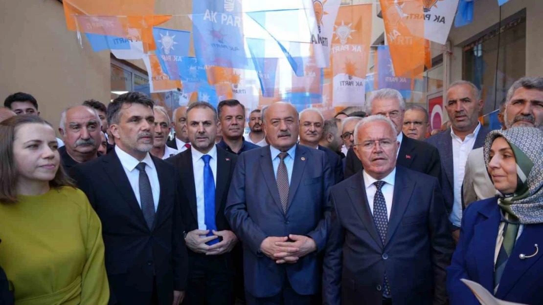 AK Parti Erzincan İl Başkanlığında bayrak değişimi