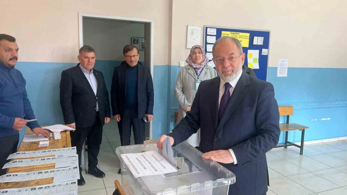 Akdağ oyunu Erzurum'da kullandı