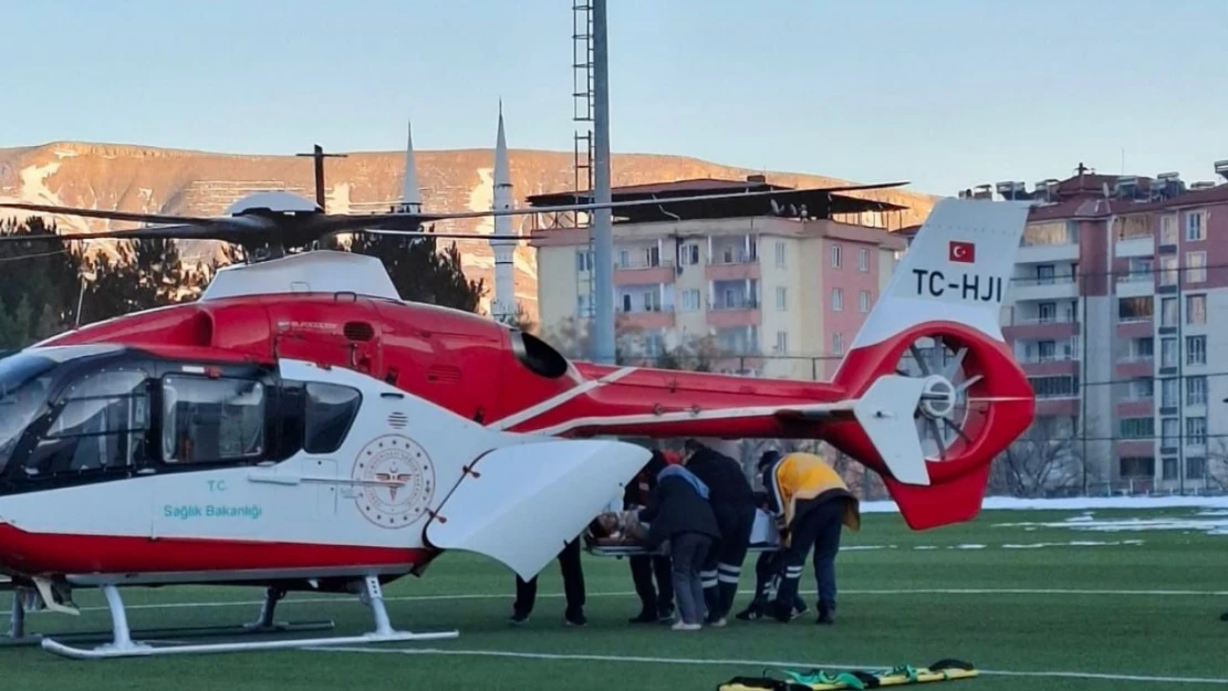 Ambulans helikopter silahla yaralanan genç için havalandı