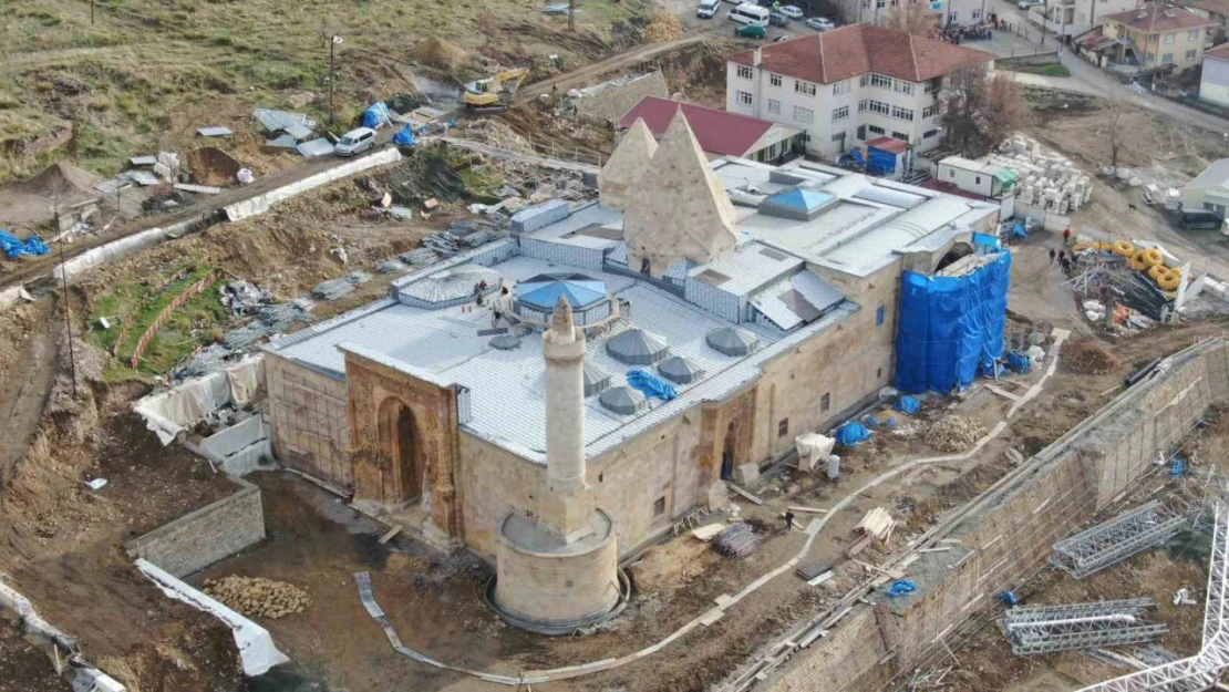 Anadolu'nun en kıymetli camisinde 9 yıllık hasret son buluyor