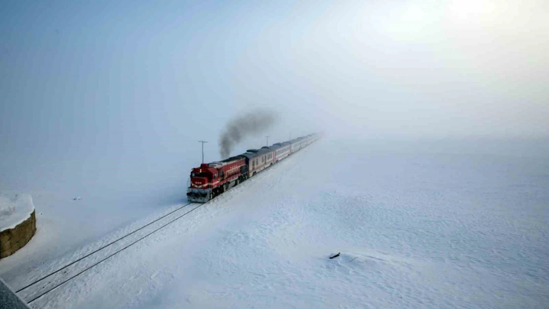 Ankara-Tatvan turistik treni seferlere başlıyor