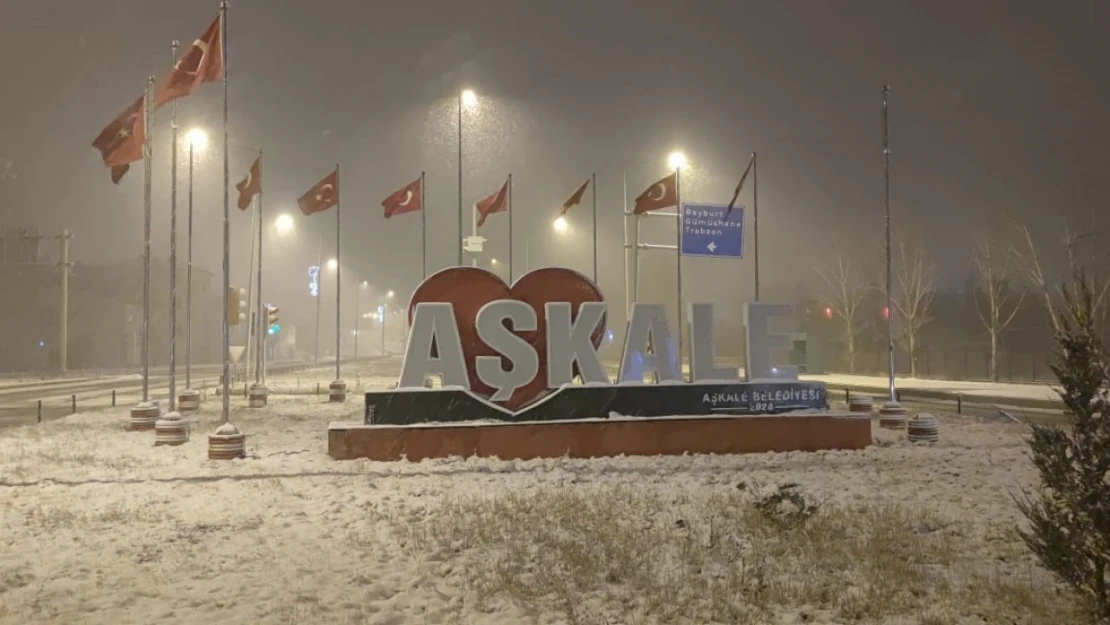 Aşkale'de bir günde dört mevsim yaşandı