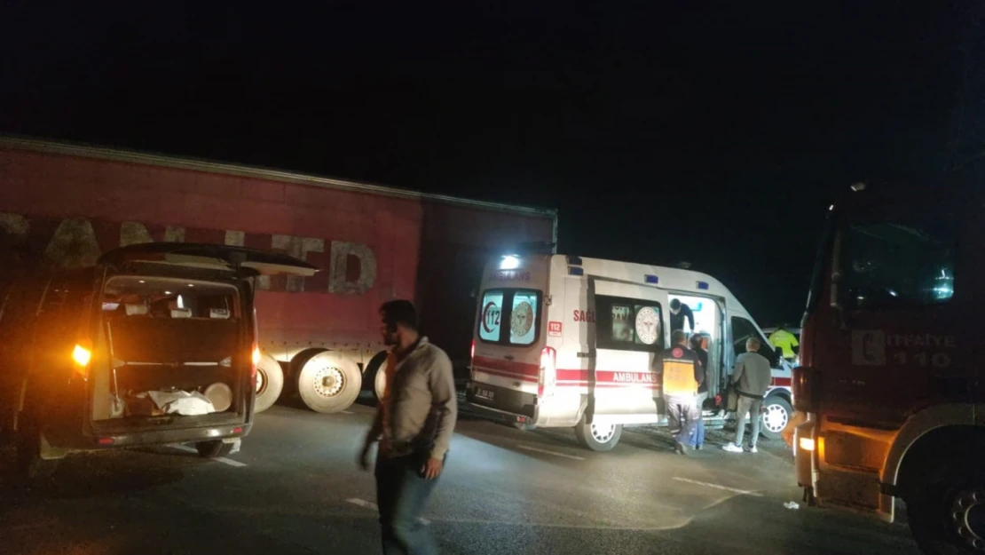 Aşkale'de trafik kazası: 4 yaralı