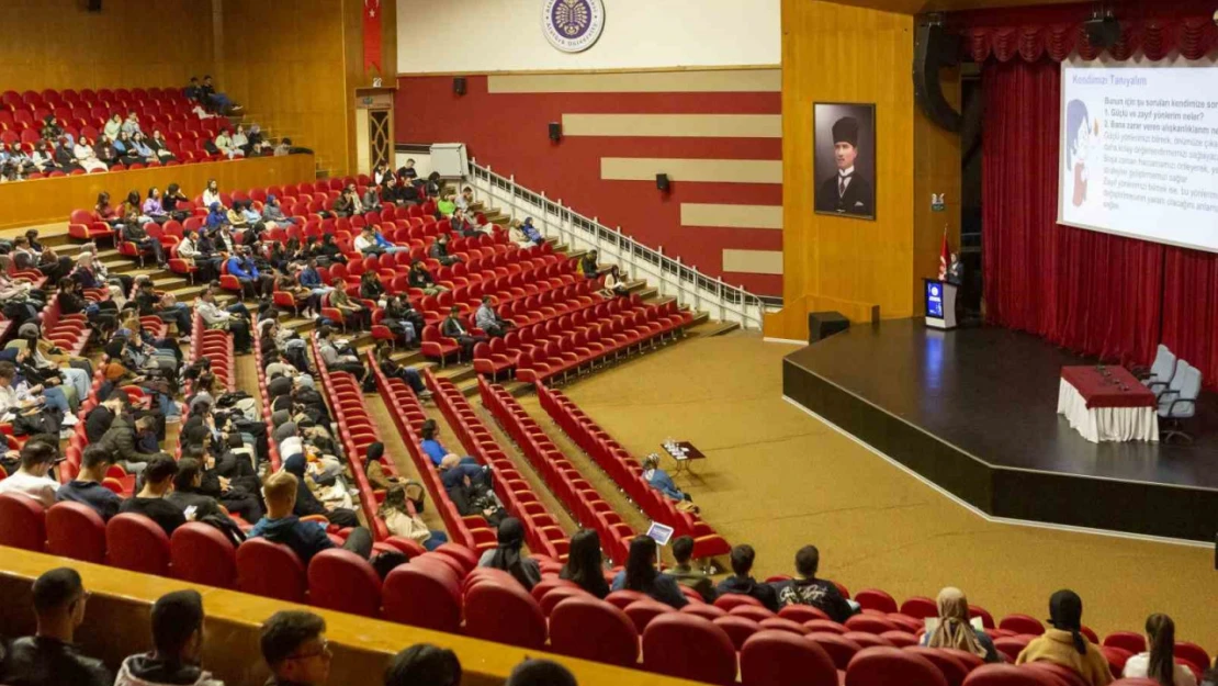 Atatürk Üniversitesi'nde oryantasyon programı devam ediyor