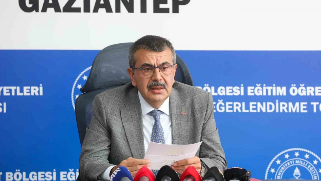 Bakan Tekin: 'Depremde yıkılan 9 bin 935 derslik yerine 19 bin 784 derslik yapmış olacağız'