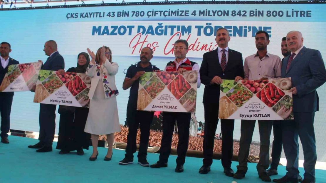 Bakan Yumaklı, Gaziantep'te çiftçiye mazot desteği programına katıldı