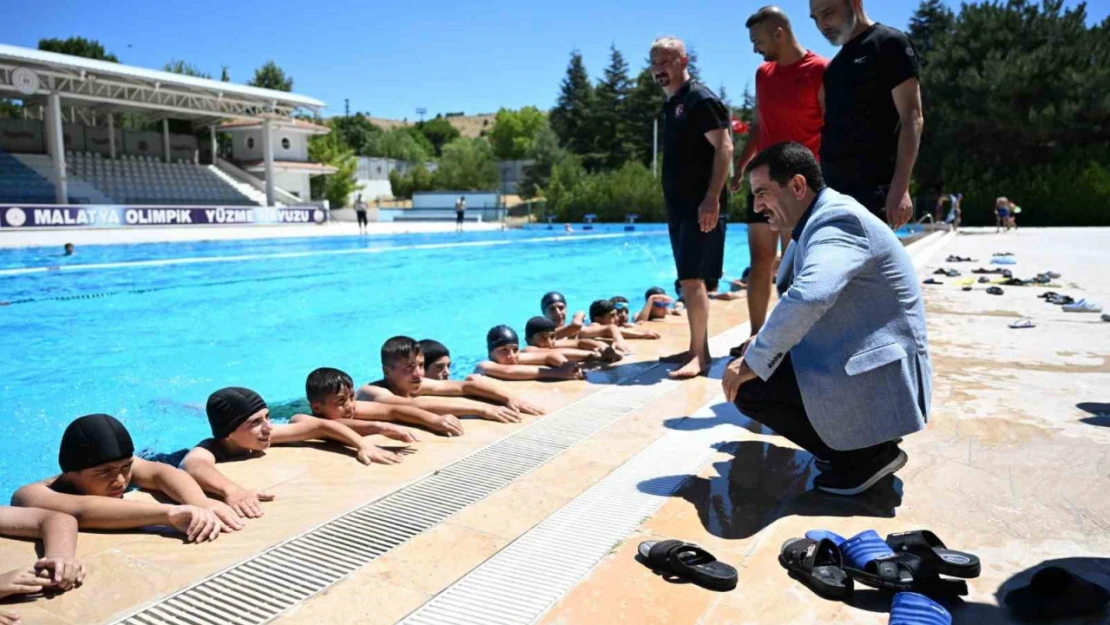 Başkan Taşkın, 'Gençlerimizin yanındayız'