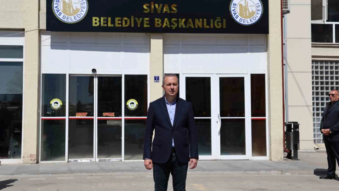 BBP'li başkanın ilk icraatı tabelaya T.C. yazmak oldu