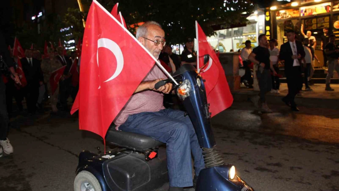 Bingöl'de '15 Temmuz Demokrasi ve Birlik Günü' nöbeti tutuldu