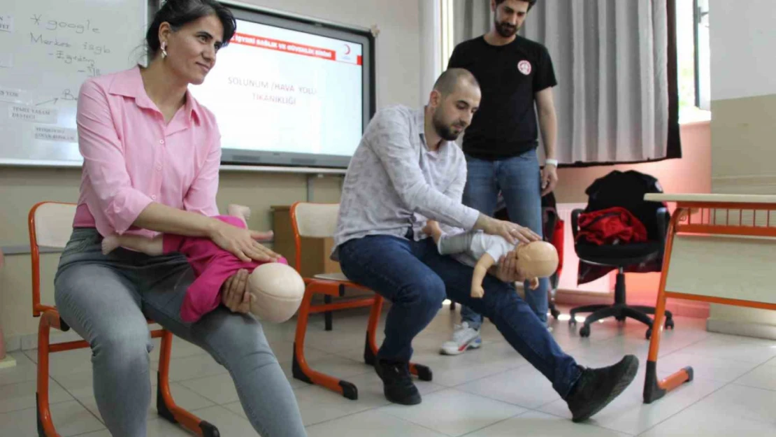 Bingöl'de 1 yıl içinde 950 öğretmen ve personel Heimlich manevrası eğitimi aldı