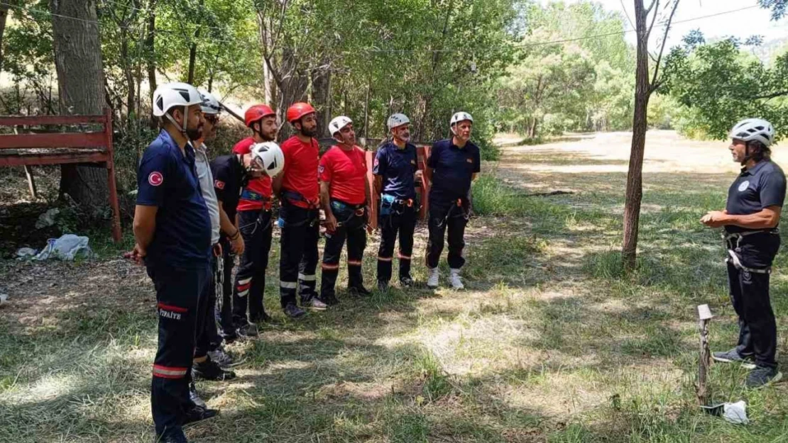 Bingöl'de itfaiye ekiplerine dağcılık eğitimi verilmeye başlandı