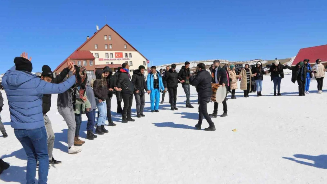 Bingöl Üniversitesi'nden 2'inci Hesarek Kar Festivali etkinliği