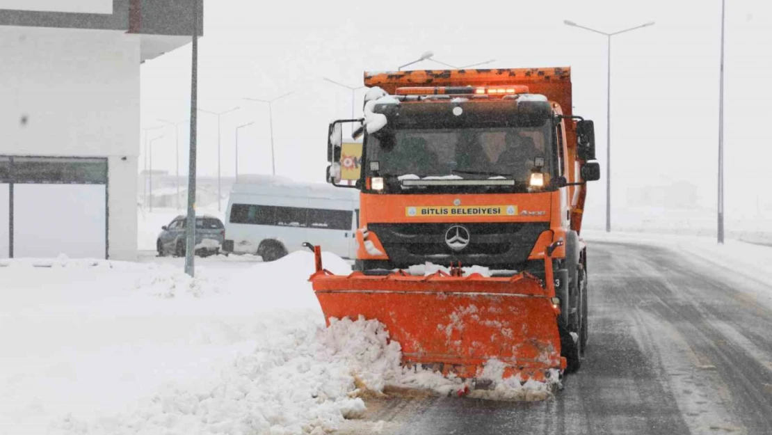 Bitlis'te 78 köy yolu ulaşıma açıldı