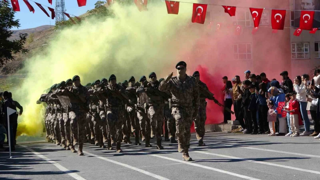 Bitlis'te Cumhuriyet Bayramı coşkusu