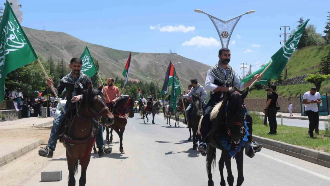 Bitlis'te vatandaşlar Filistin için yürüdü