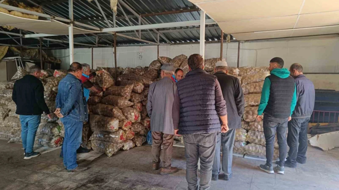 Bitlisli çiftçilerden alınan 193 ton patates ihtiyaç sahiplerine dağıtıldı