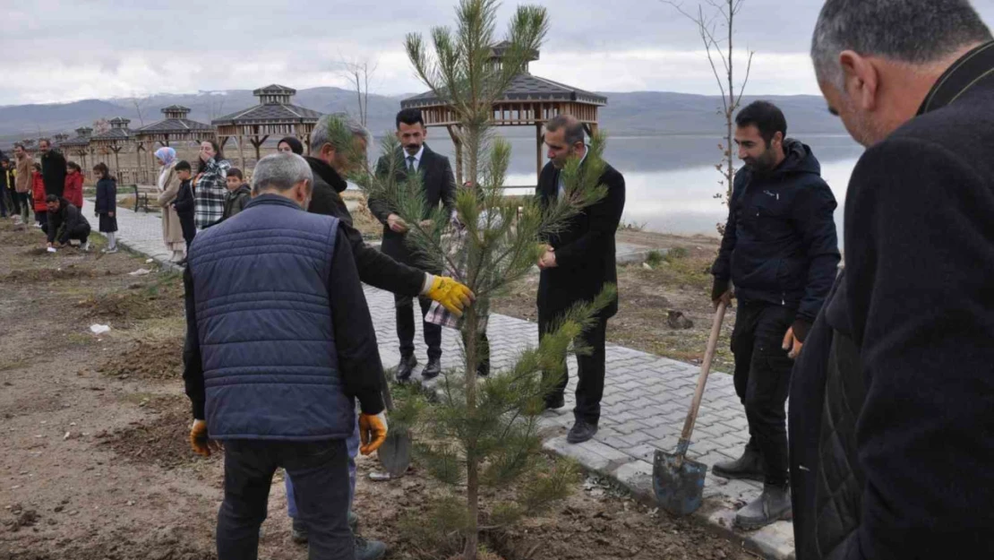 Bulanık'ta 'Öğretmenler Hatıra Ormanı' oluşturuldu