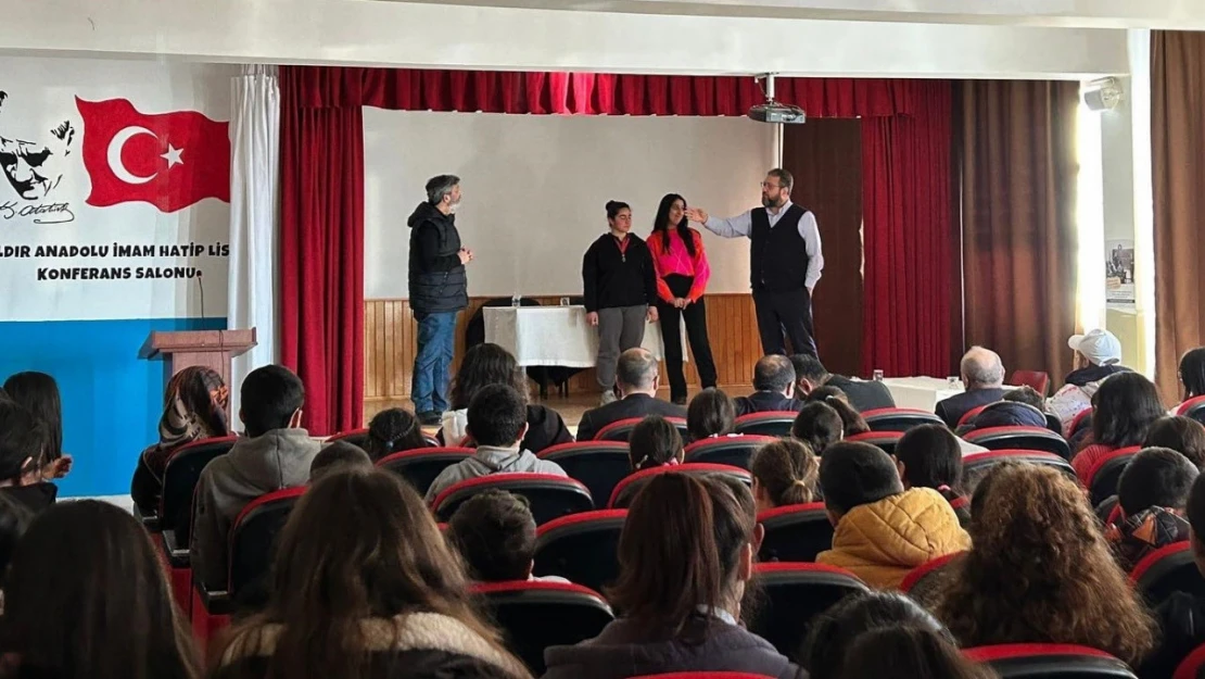 Çıldır'da öğrencilere destek
