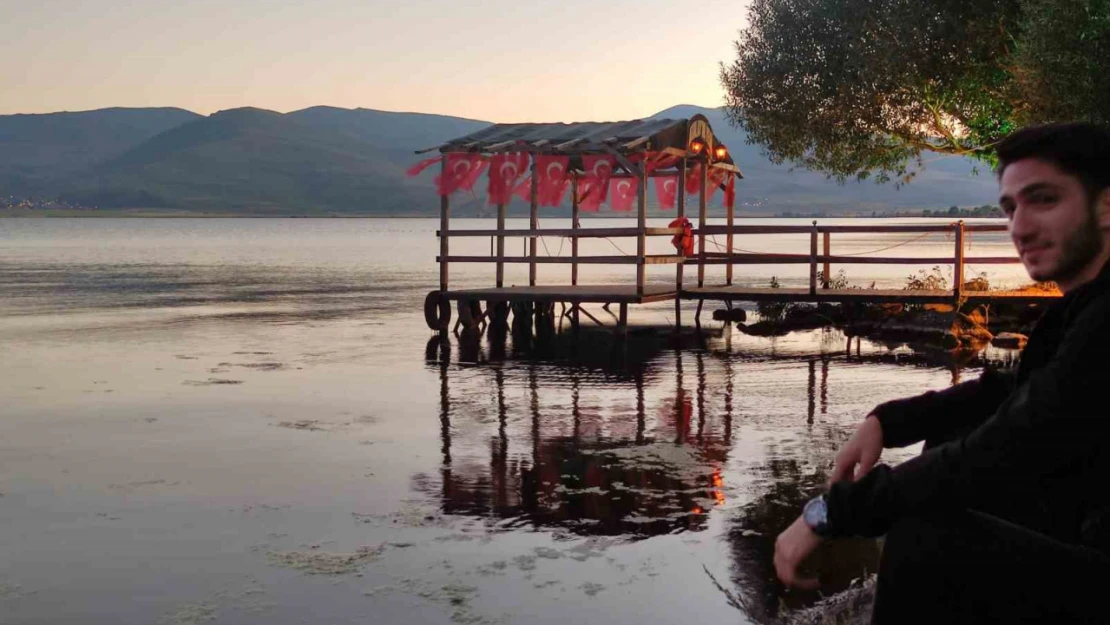 Çıldır Gölü'nde mest eden gün batımı manzarası