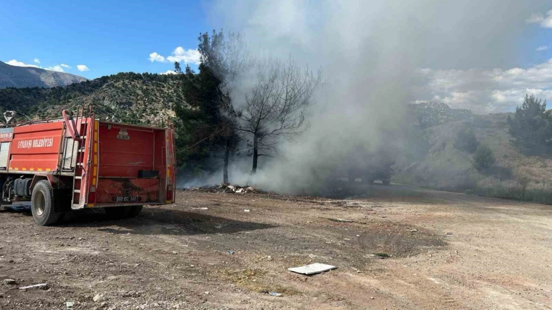 Çöp dökülen alanda yangın çıktı