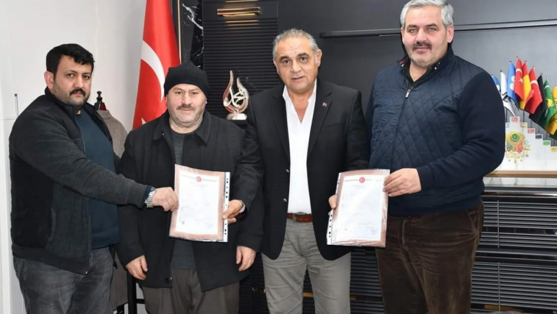 Depremde ağır hasar alan dükkanlar sahiplerine teslim ediliyor