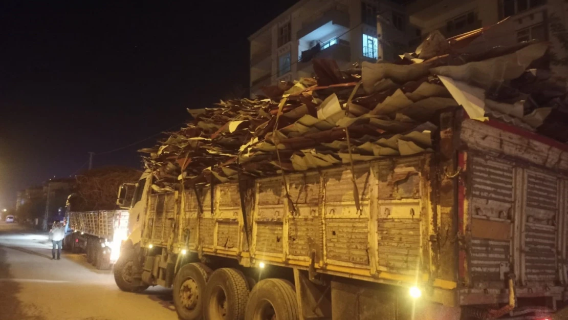 Düzensiz hurda taşıyan tırlara ceza yazıldı