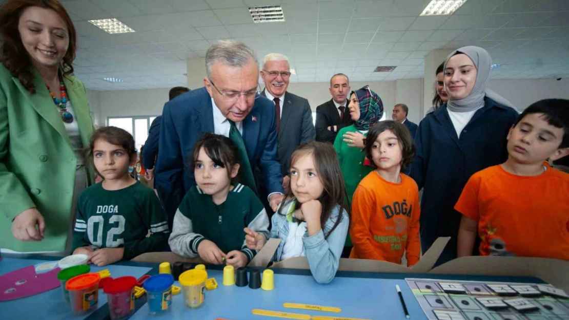 EBYÜ'de  'İlk Okuma ve Yazma Materyal Sergisi' düzenlendi