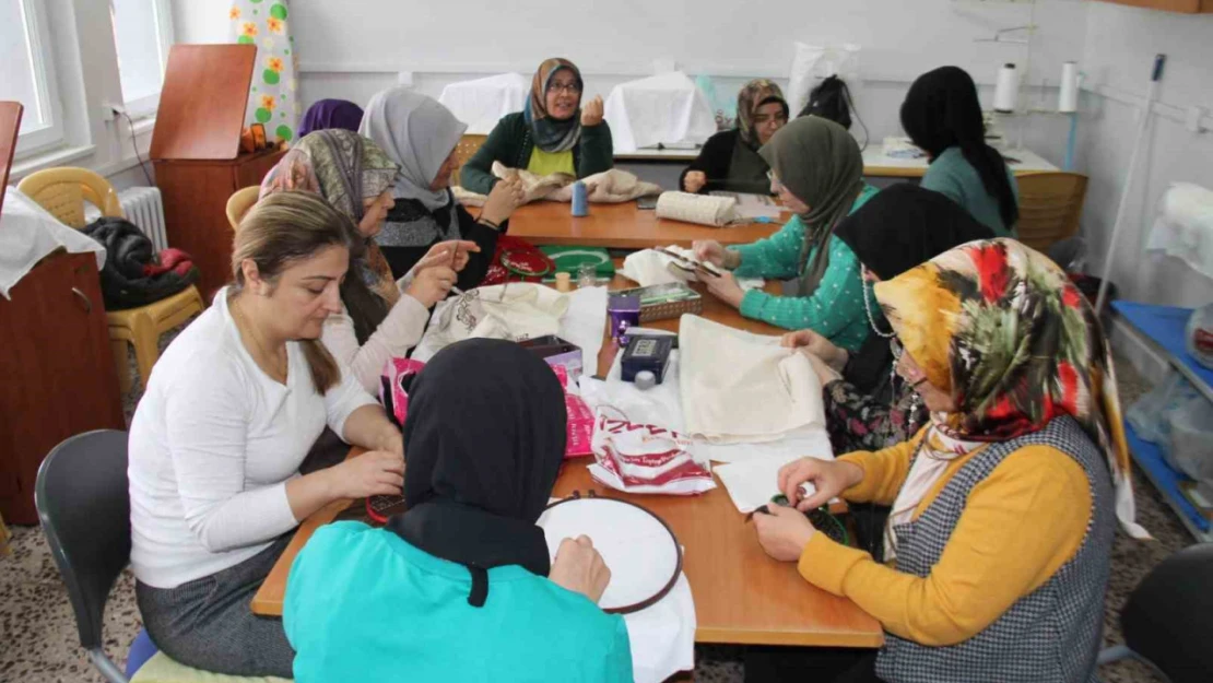 Elazığ'da bir yılda 36 bin kişiye kurs verildi