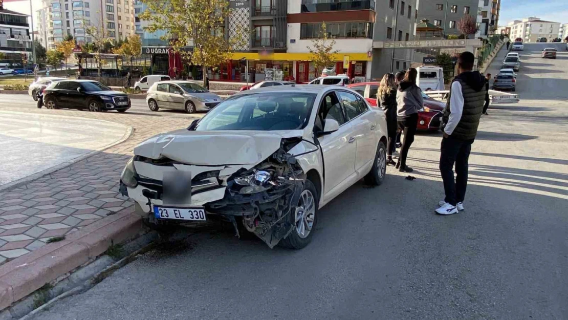 Elazığ'da trafik kazası: 2 yaralı