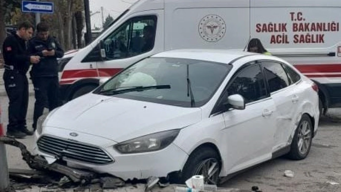 Elazığ'da trafik kazası: 2 yaralı